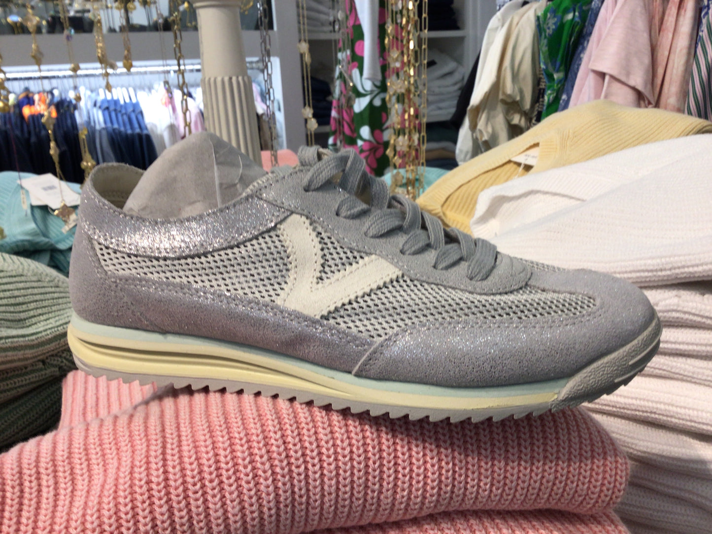 WOMEN'S SATURNO METALLIC in Plata by Victoria
