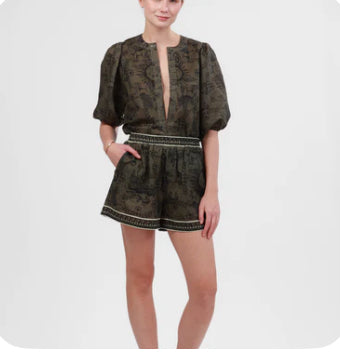 Short in Italian Coast Green by Las Surenas